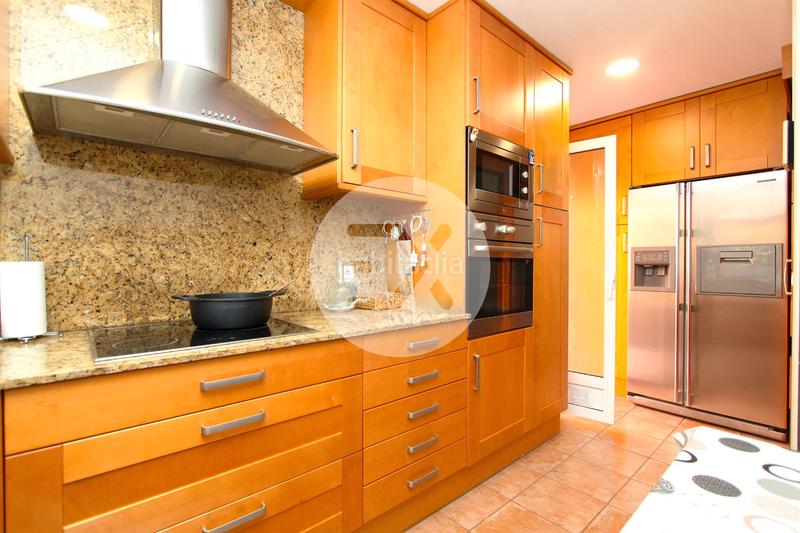 Foto 47d1e763-ffae-41ef-818e-9bab9c7db978. Haus mit kamin heizung parking pool in Montmar Castelldefels