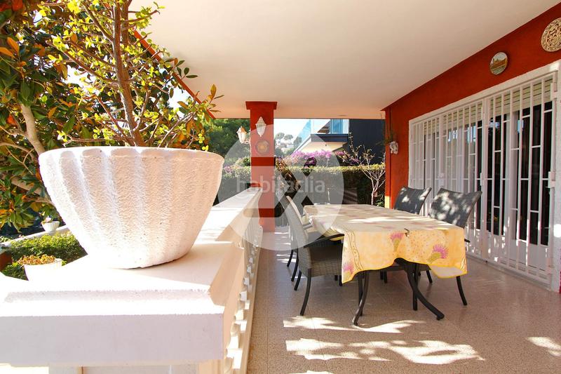 Foto 4a30c825-c47c-439a-821a-d816b7032983. Haus mit kamin heizung parking pool in Montmar Castelldefels