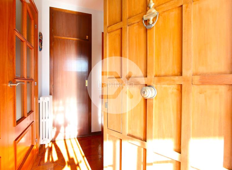 Foto 539cc33b-6c8f-4c35-8808-b1d2f894cb1f. Haus mit kamin heizung parking pool in Montmar Castelldefels