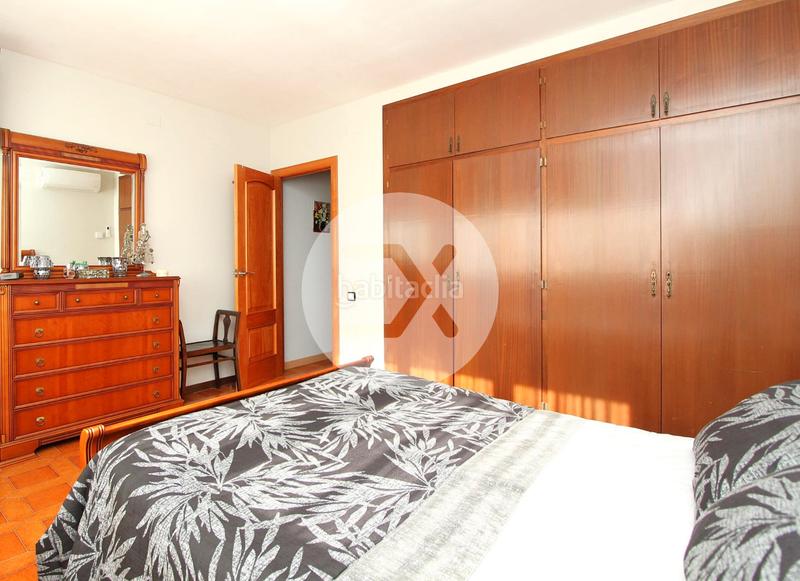 Foto 637006dd-d8a8-40a2-97d8-1c0202bb797b. Haus mit kamin heizung parking pool in Montmar Castelldefels