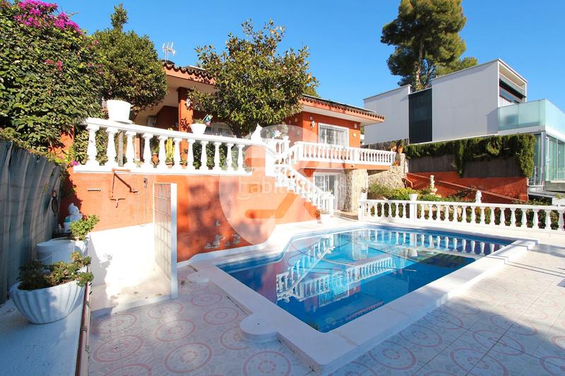 Foto a76deeab-b5c6-419d-8f40-7578c526dd1e. Haus mit kamin heizung parking pool in Montmar Castelldefels