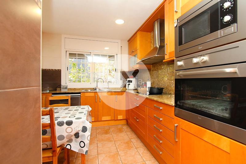 Foto a84b9ca7-0114-4b24-a481-3cad568b7c1f. Haus mit kamin heizung parking pool in Montmar Castelldefels