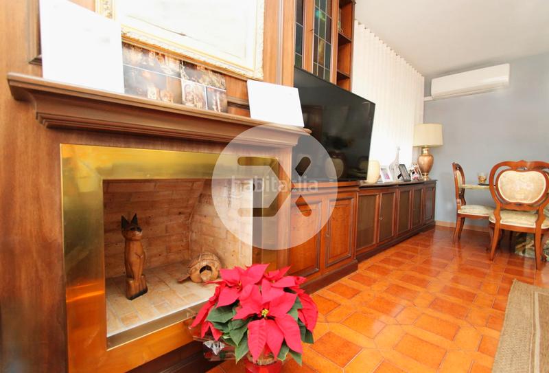 Foto b85648e5-191c-48b1-bb22-d1c4fb5f7a65. Haus mit kamin heizung parking pool in Montmar Castelldefels