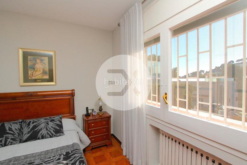 Foto c66e17c1-6344-4ed7-b9d1-1cc599c237f8. Haus mit kamin heizung parking pool in Montmar Castelldefels