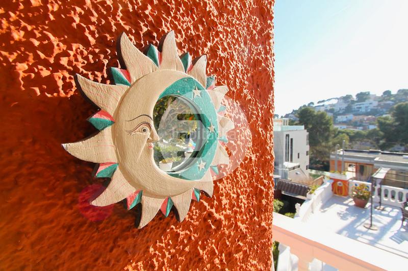 Foto cb22164b-cf3c-48d1-a545-5f3db103b541. Haus mit kamin heizung parking pool in Montmar Castelldefels