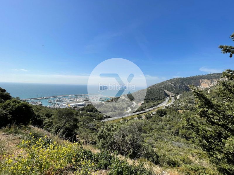 Foto dbbe372d-4973-472b-b931-213ef0c41d7d. Terreno residencial en les botigues de Sitges Sitges