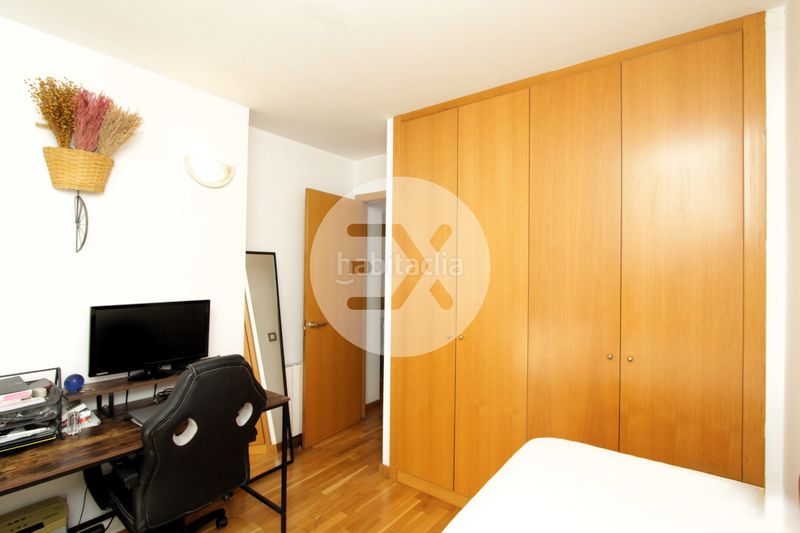 Foto 3a541cb0-18f3-47ff-bbd9-94d15c09dd59. Flat with heating parking in Centre Castelldefels
