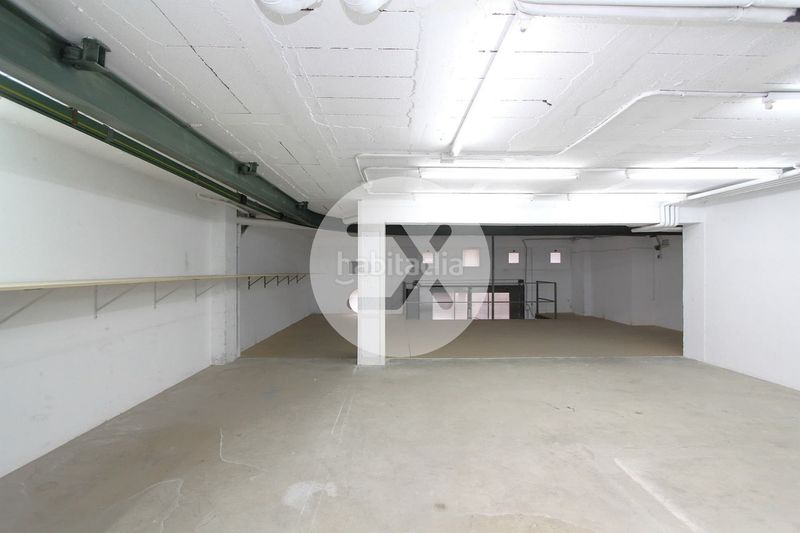 Foto 4f1add5e-f821-4d51-9945-eb0396efe050. Local comercial a La Roureda Viladecans