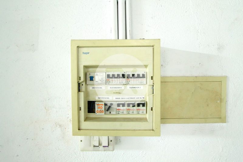 Foto c7e7a495-141c-4100-a730-055dce9ad2a9. Local comercial a La Roureda Viladecans
