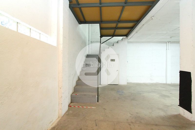 Foto d000a30c-46c0-41ec-88cd-bd756d0cb42c. Local comercial a La Roureda Viladecans