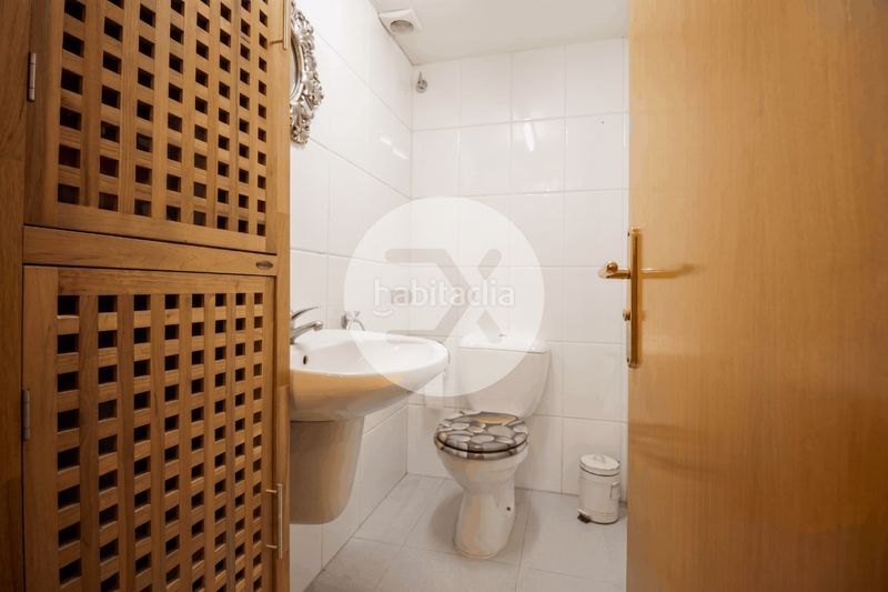 Foto e5b83c9a-a5d6-4361-abfe-eb23e0967ff1. Local comercial a Muntanyeta Castelldefels