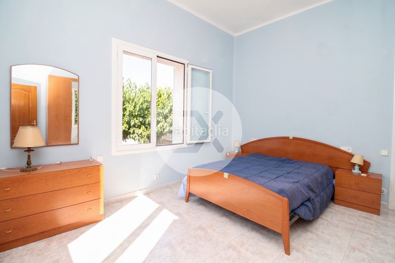 Foto 0b5dff0e-faf3-420e-a617-4354023b49be. Casa amb aparcament a Montmar Castelldefels