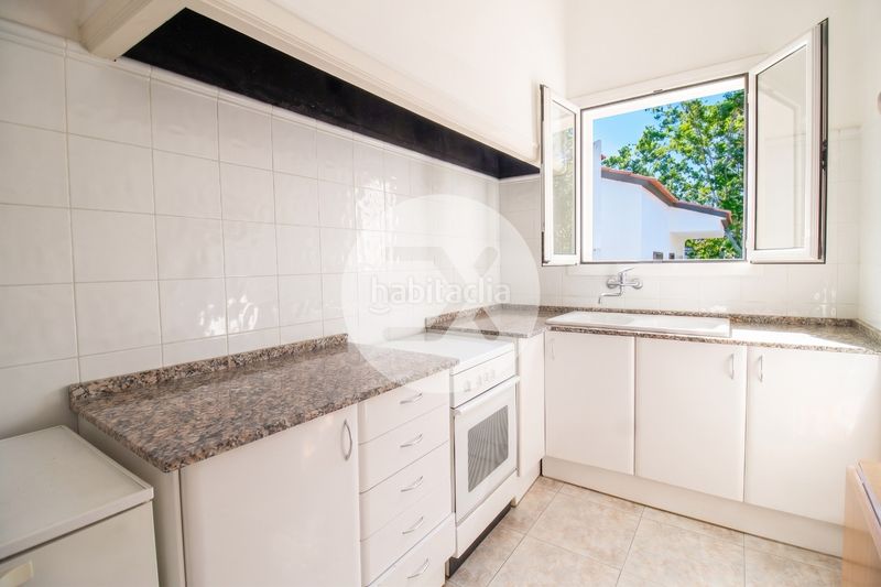 Foto 0c973bdf-6706-4610-a702-ca1ce17bad60. Casa amb aparcament a Montmar Castelldefels