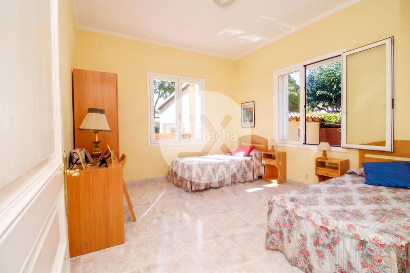Foto 24ae4abb-c454-433d-bd30-f2c12e3efcdc. Casa amb aparcament a Montmar Castelldefels