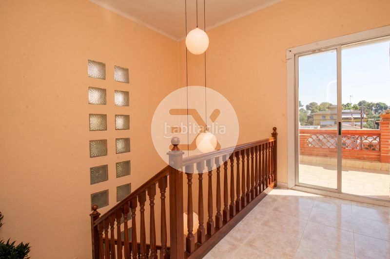 Foto 26f714be-562b-487b-985c-d8b6ae900f54. Casa amb aparcament a Montmar Castelldefels