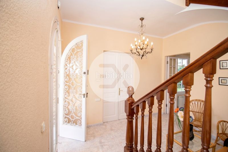 Foto 270e2ce8-ae4d-4475-8796-f57dc68fb08d. Casa amb aparcament a Montmar Castelldefels