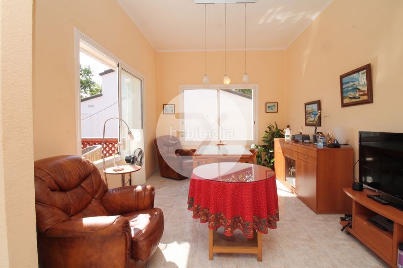 Foto 2c037f27-b2a5-4103-96df-7e1ffb466fbc. Casa amb aparcament a Montmar Castelldefels