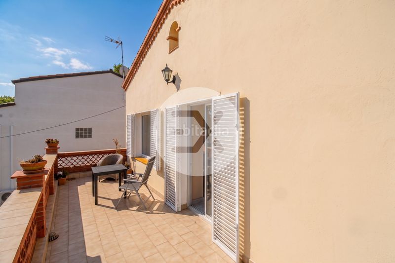 Foto 3b5cebea-6265-4cea-afa8-a832efd7c308. Casa amb aparcament a Montmar Castelldefels