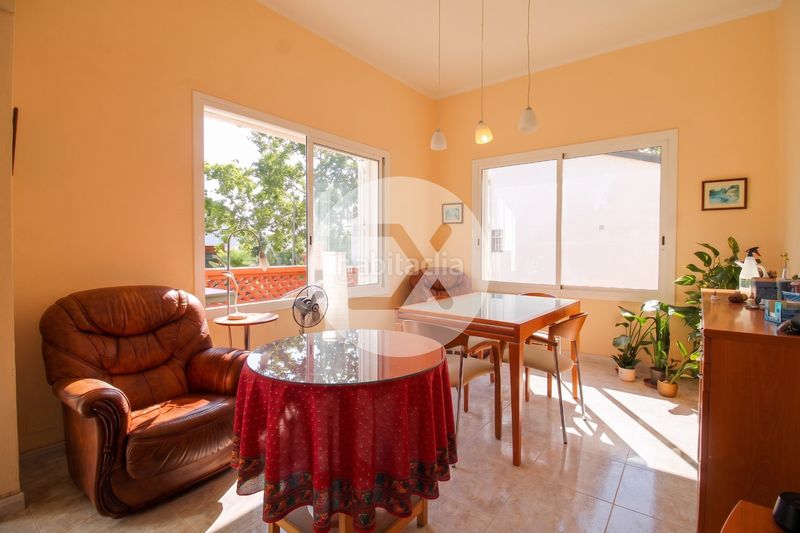 Foto 60de8680-0f28-4750-881f-8fe94b964d7f. Casa amb aparcament a Montmar Castelldefels