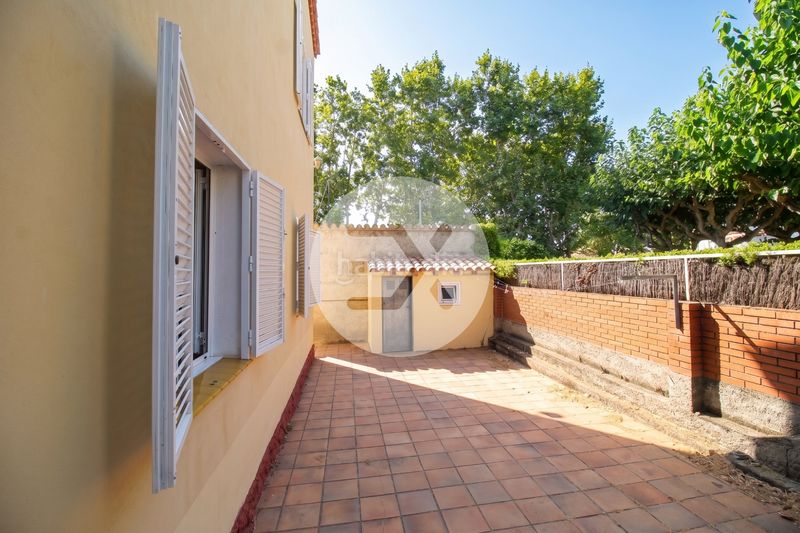Foto b58e4547-5005-4f02-8459-232ce0effa39. Casa amb aparcament a Montmar Castelldefels