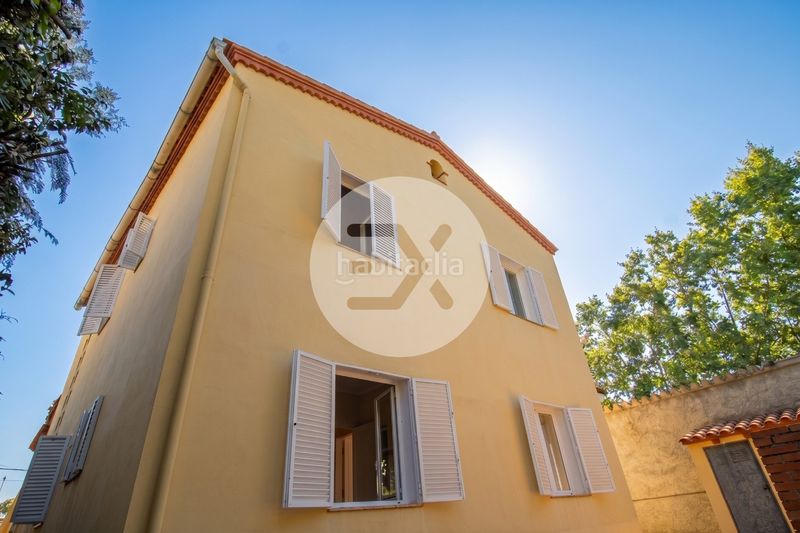 Foto c3099618-17c7-49ae-89c7-27b1d531dc55. Casa amb aparcament a Montmar Castelldefels