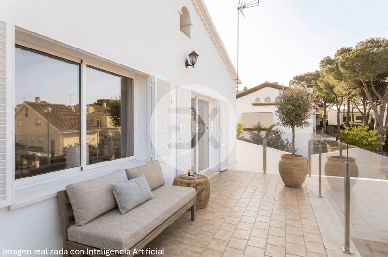 Foto d1171aa2-0ea4-4fab-b45b-4fb12ed789ff. Casa amb aparcament a Montmar Castelldefels