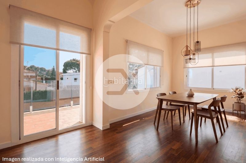 Foto e17ca2ea-34f0-4612-9dc9-28a9cc209d11. Casa amb aparcament a Montmar Castelldefels