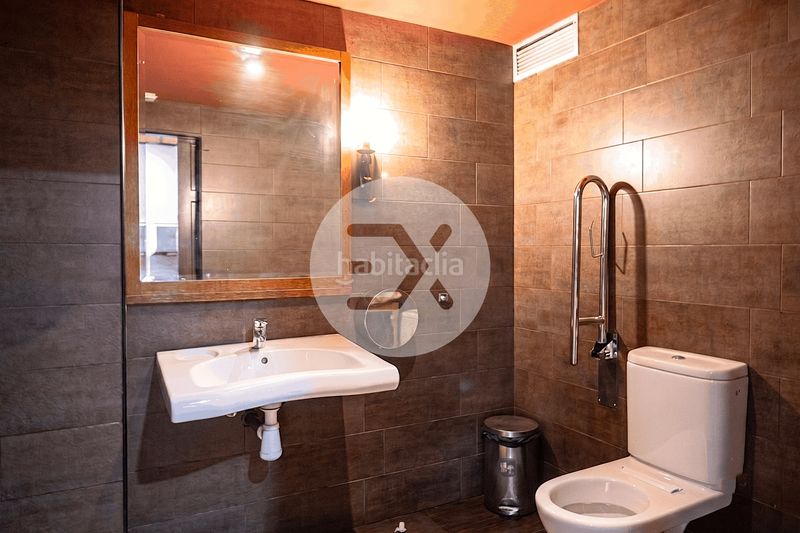 Foto 2deadce7-a761-4118-917a-affe44eb58eb. Traspàs local comercial a les botigues de Sitges Sitges