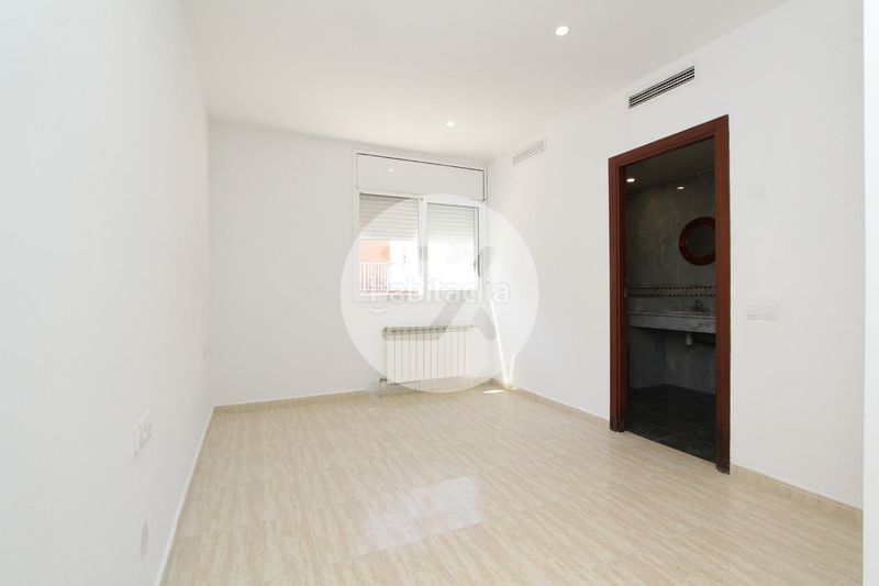 Foto 2e665cfa-c278-45c5-9ed0-3de1c0e35465. Casa amb calefacció a Passeig Maragall Gavà