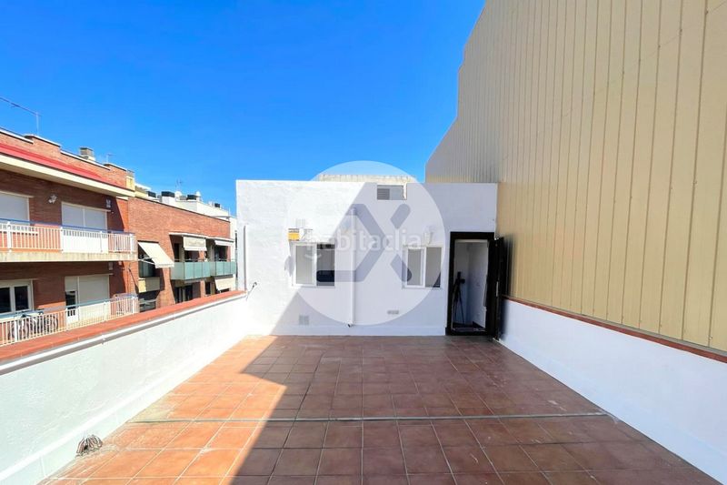 Foto 4a30ee93-ed39-4f49-b44c-3a8867116163. Casa amb calefacció a Passeig Maragall Gavà