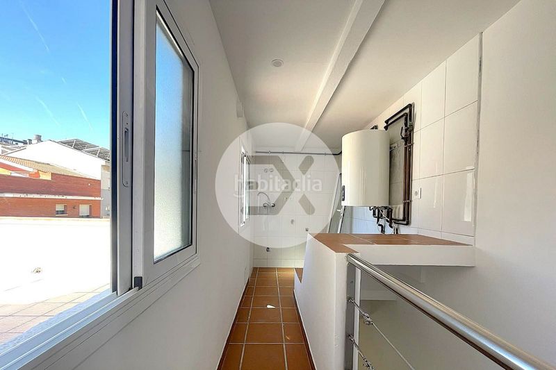Foto 7a1557b9-65af-4e24-aa94-aaaa13dff96a. Casa amb calefacció a Passeig Maragall Gavà
