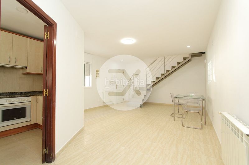 Foto 88f6116c-0008-4c07-bffc-3b23c28a56f0. Casa amb calefacció a Passeig Maragall Gavà
