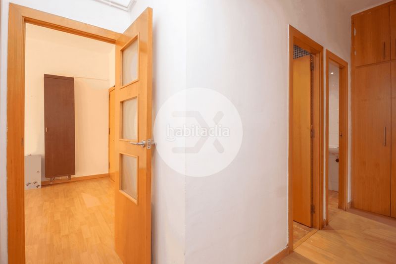Foto 7fbf4b27-ec65-4404-8cc5-d3ee07780b9e. Piso en Torrent Ballester Viladecans