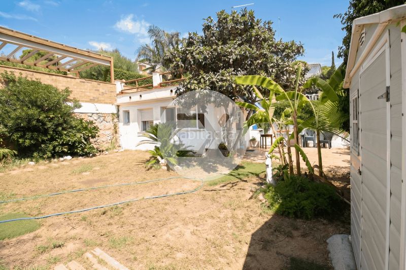 Foto 1eecff2d-56ba-47c2-85fd-3c56f61197d2. Casa a Montmar Castelldefels