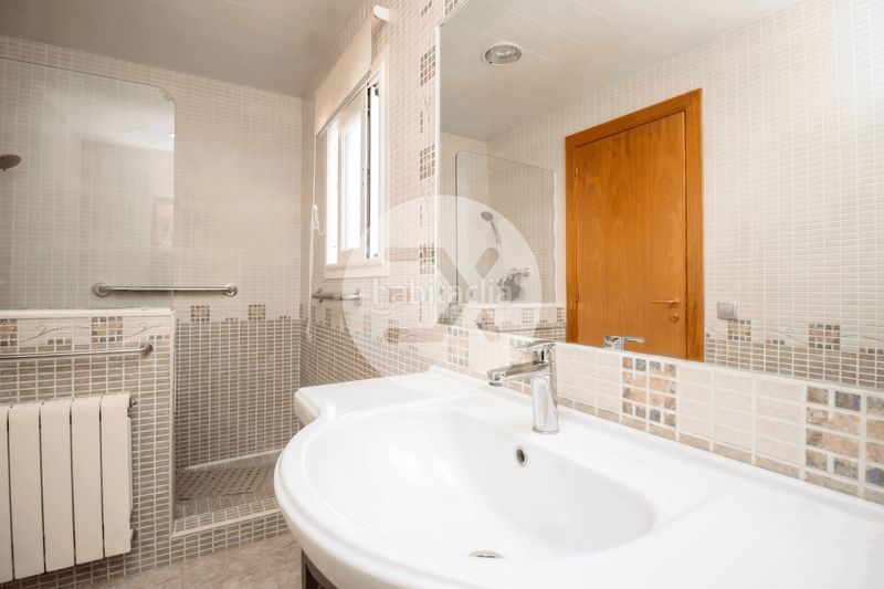 Foto 8cbd4fd0-f51f-40fa-81c1-2d71d0afef98. Casa a Montmar Castelldefels