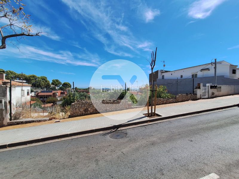 Foto 0724a475-e66e-46a7-b377-d168bb314250. Terreny residencial a Can Roca Castelldefels