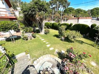 Chalet in Carrer major 316. Cercana al pueblo - soleada