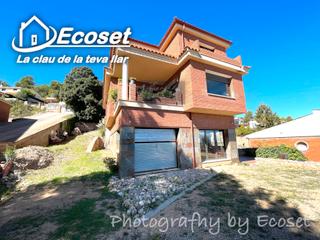 Chalet in Carrer major 316. Casa de alto standing
