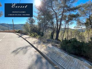 Terreny residencial  Carrer olesa de bonesvalls. Gran terreno con sol y vistas