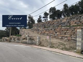 Wohngrundstück in Carrer major 316. Espectacular muro de rocalla