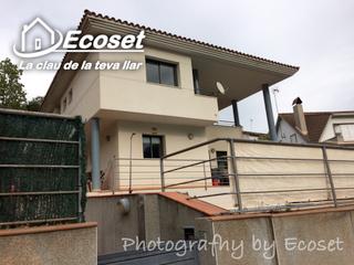 Chalet à Carrer major 83. Casa con piscina en zona privilegiada de cervello