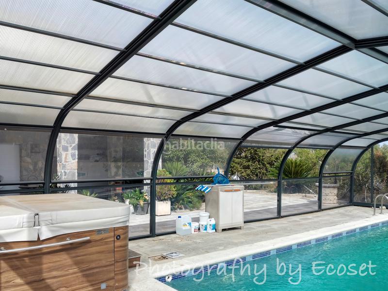 Foto 0b2a5903-1c29-416a-bab3-b72c34ca70c5. Chalet en carrer major 316 espectacular casa con piscina en Vallirana