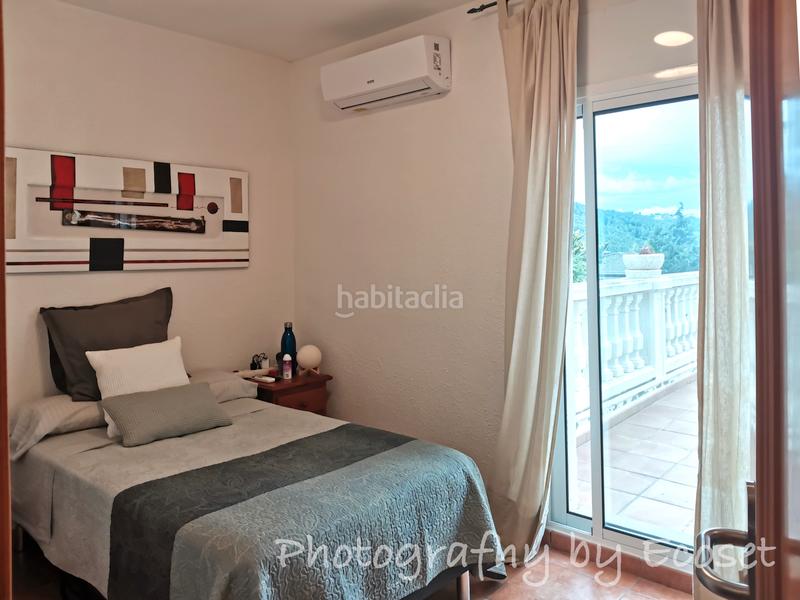 Foto b6d7b61c-04c3-4ccf-8193-b8bdc9e24e4a. Chalet en carrer major 316 espectacular casa con piscina en Vallirana