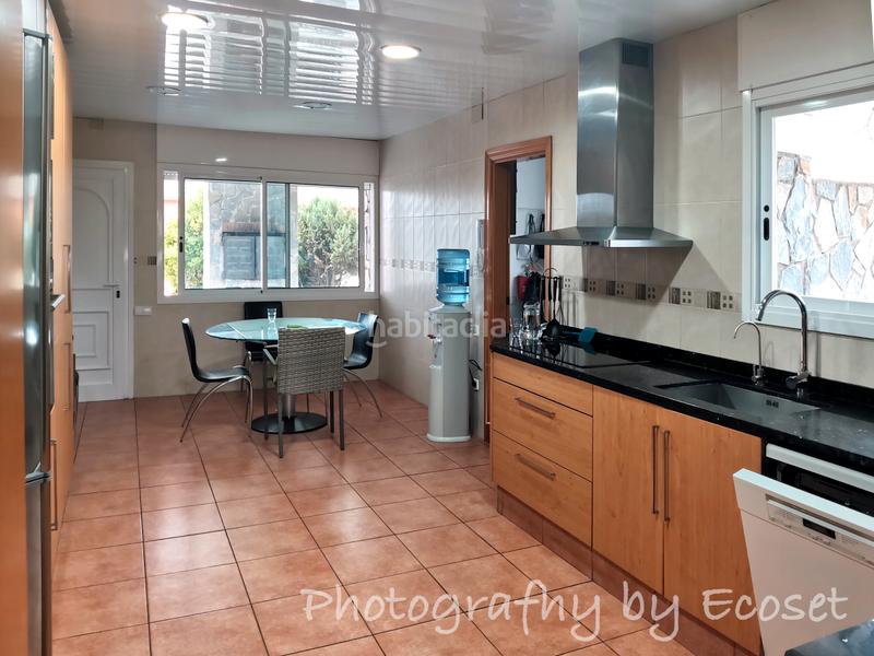 Foto bd016fa3-95d8-48de-8957-7b5dfb702559. Chalet en carrer major 316 espectacular casa con piscina en Vallirana