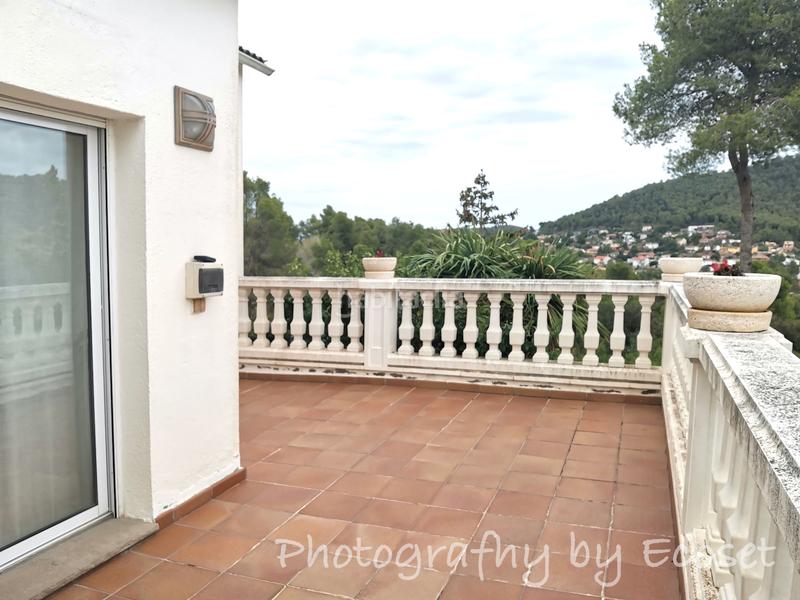 Foto cce4741b-e9d7-49a6-bf4e-8fbd414a70f7. Chalet en carrer major 316 espectacular casa con piscina en Vallirana