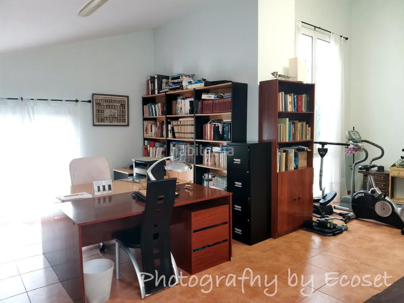 Foto e0be478d-0689-46a1-99c7-97aadf40a745. Chalet en carrer major 316 espectacular casa con piscina en Vallirana