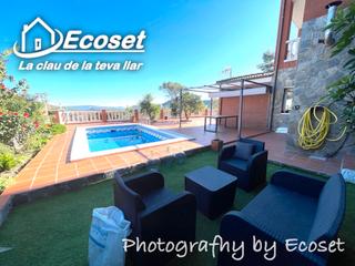 Chalet en Carrer major 316. Casa con dos viviendas
