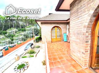 Chalet à Carrer comerç 3. Vivienda exclusiva en una de las mejores urbanizaciones de cerve