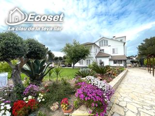 Chalet  Carrer major. Excelente casa independiente para 2 familias