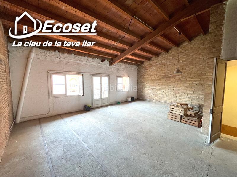 Foto 913007c8-f346-4aa4-83da-3e44877192d0. Edifici a Sant Vicenç dels Horts